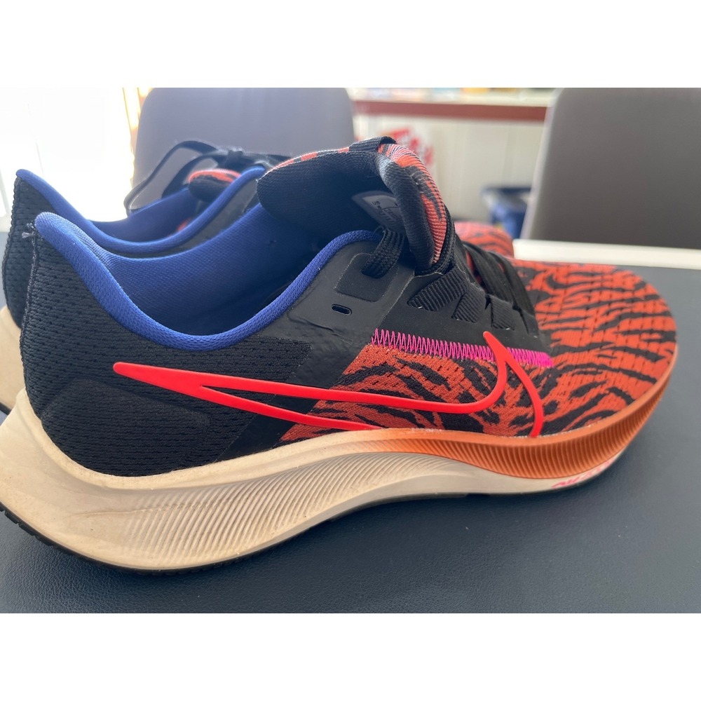 Nike Air Zoom Pegasus 38 Women's Running Shoes Tiger Print Orange Black Size 8‎